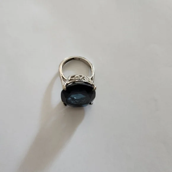 London Blue Topaz Statement Ring in Silver sz 7 - Picture 3 of 9